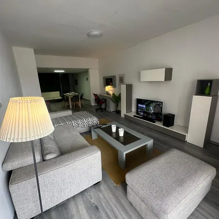 Sea Front Spacious شقة