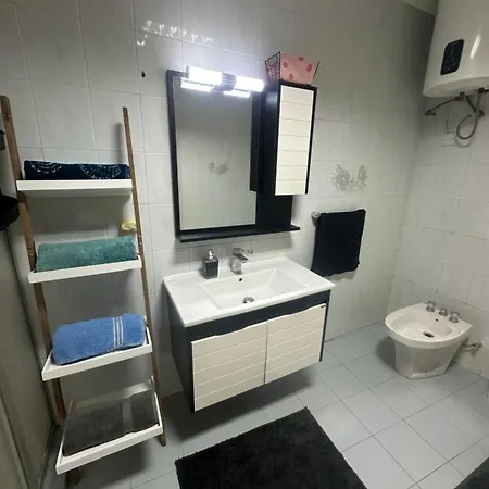 Sea Front Spacious شقة *