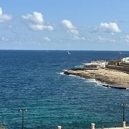 Sea Front 斯利马