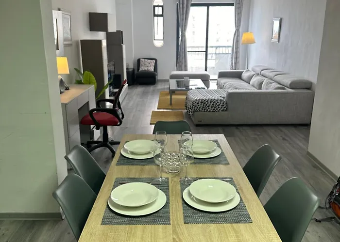 Sea Front Spacious Apartmán