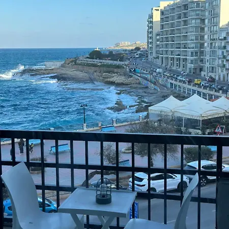 Sea Front Spacious Apartman *